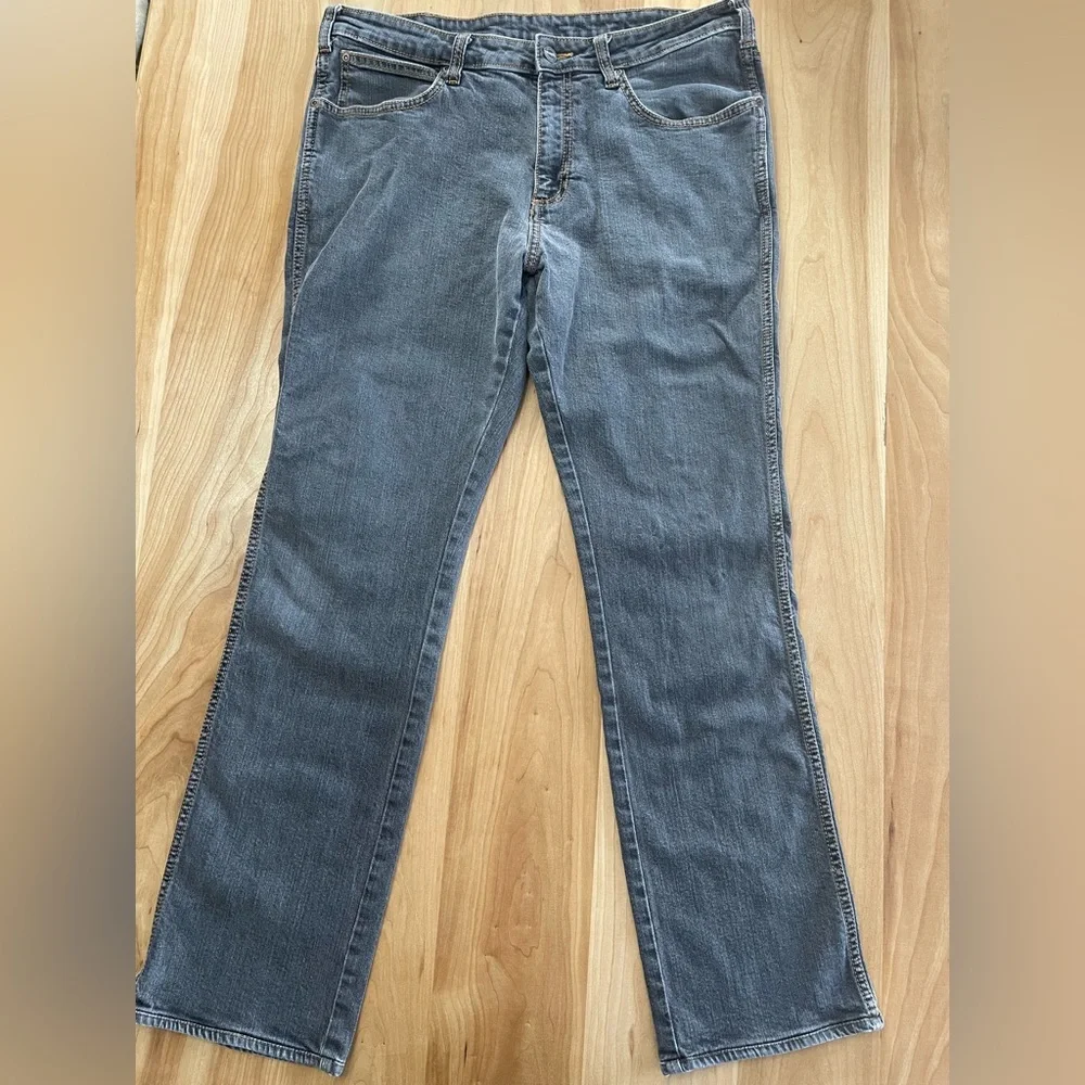 Wrangler Millard Mid Rise Slim Fit Straight Leg 36 Gray